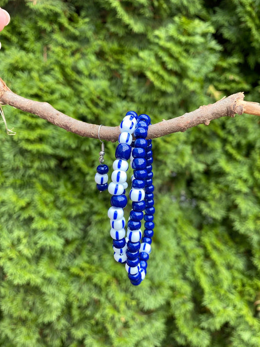 2ks modrobílé náramky - handmade