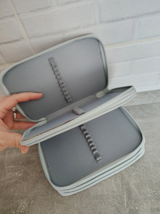 Velký čtyřpatový penál